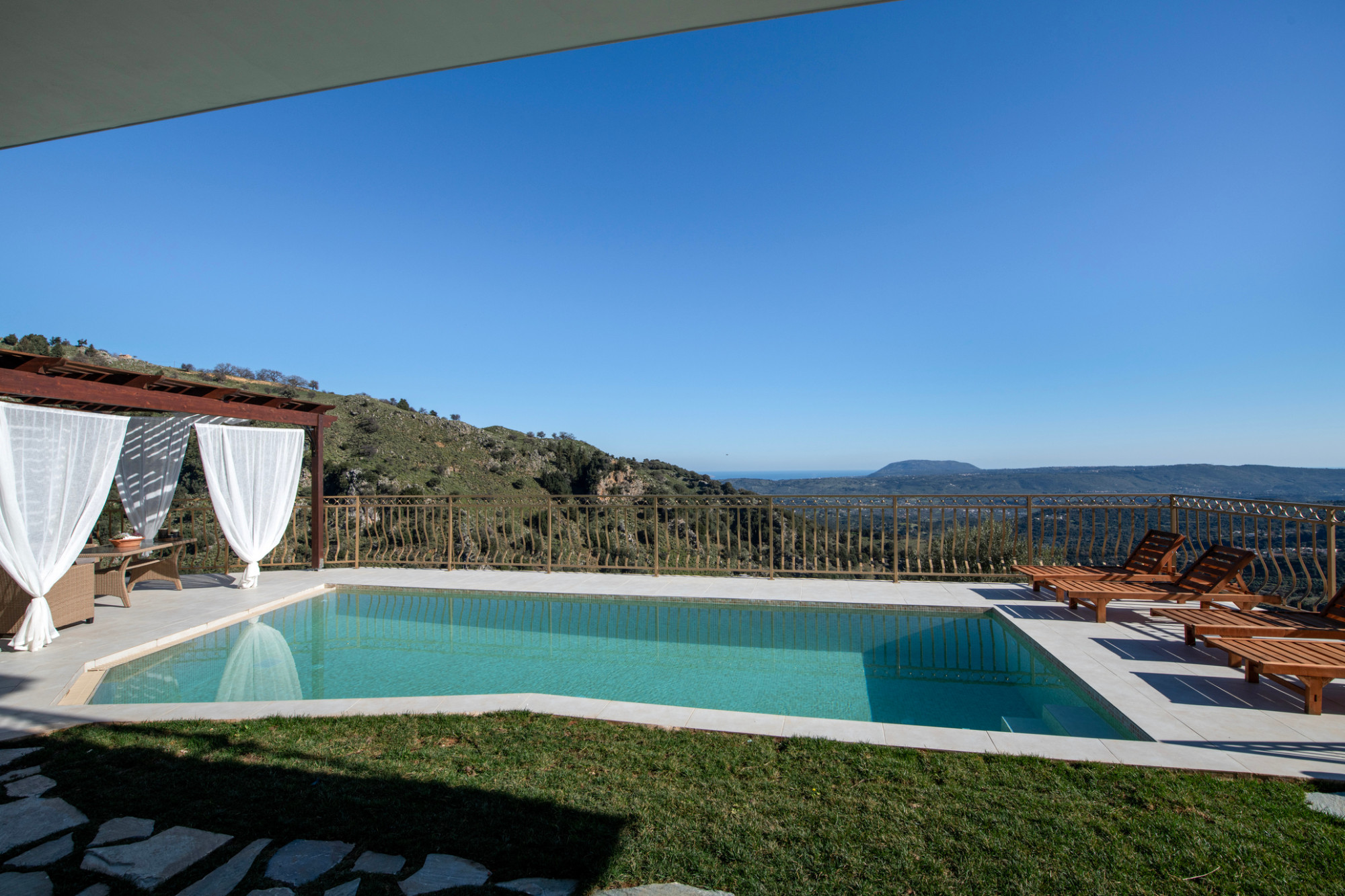 Geroulios Kastro Villa Complex 