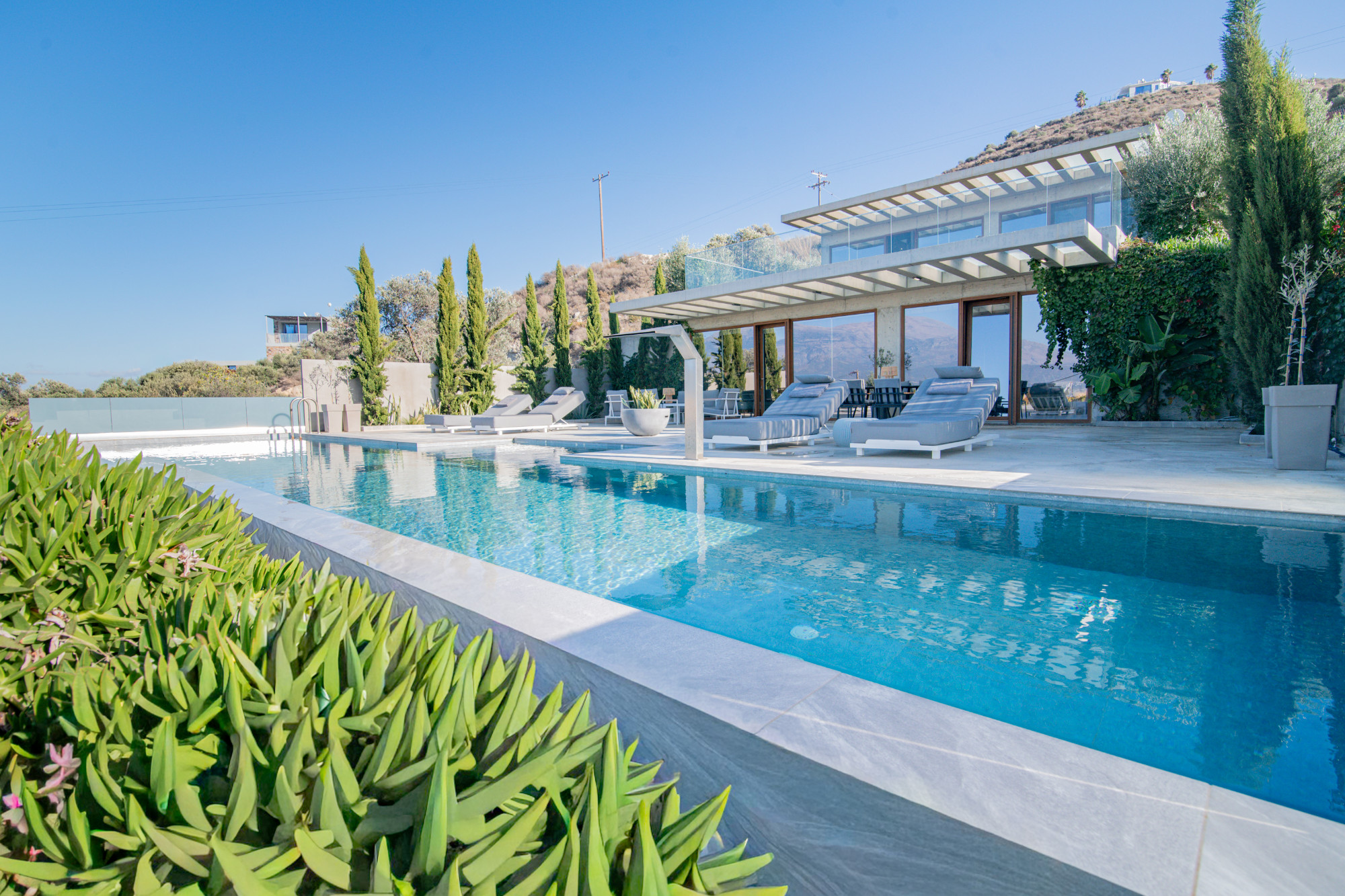 Marnos Green Luxury Grand Villa