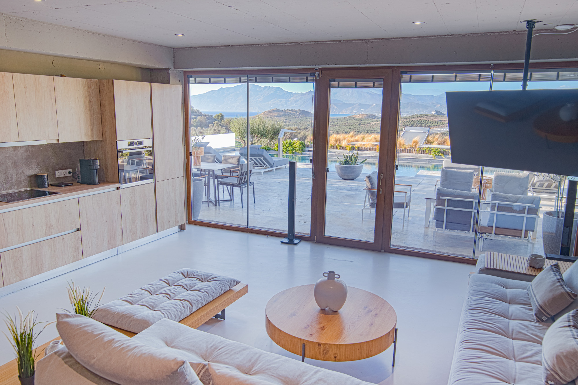 Marnos Green Luxury Grand Villa