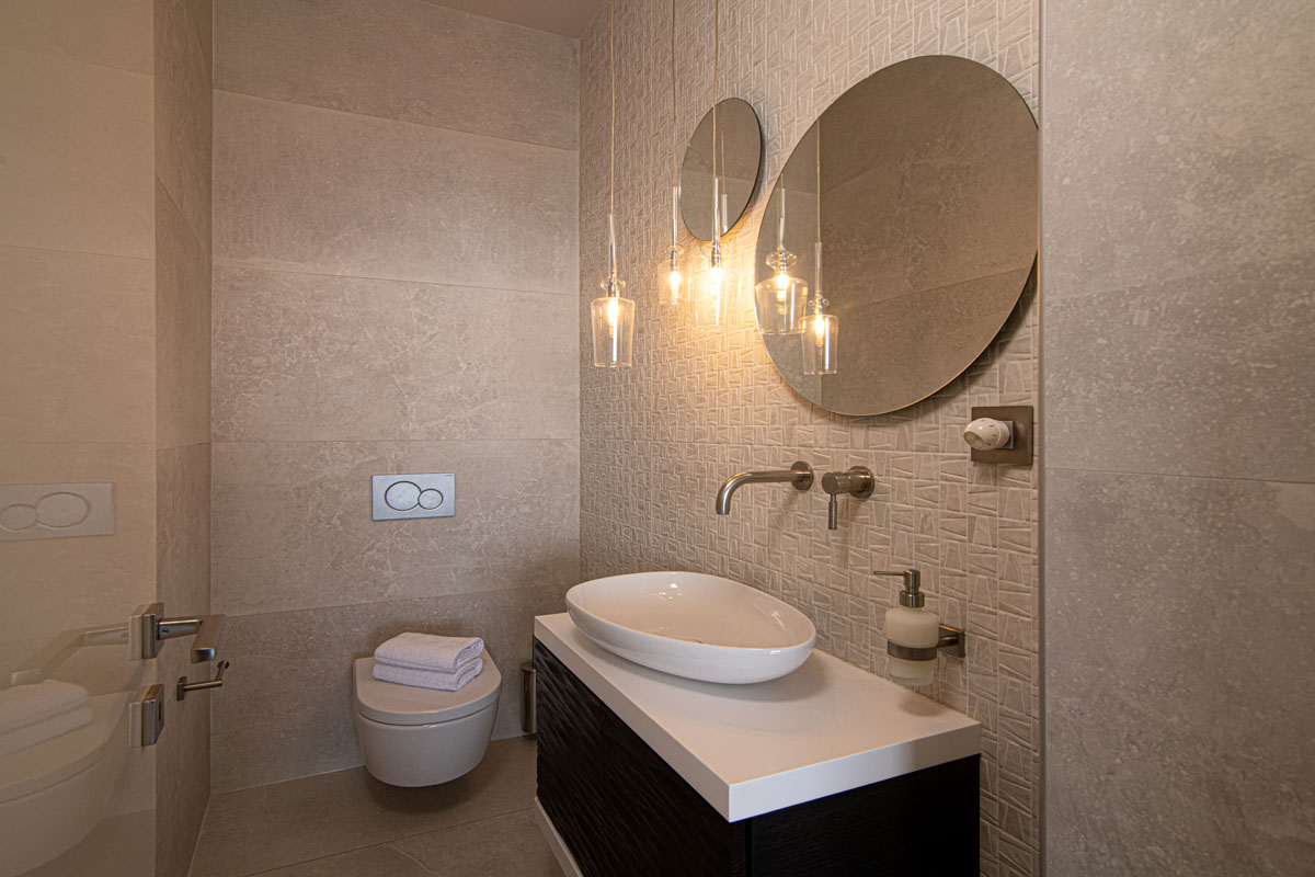 Sea Breeze Luxury Apartment