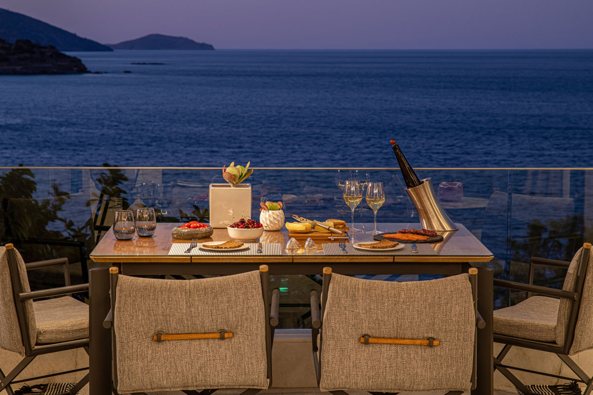 Sea Breeze Luxury Apartment